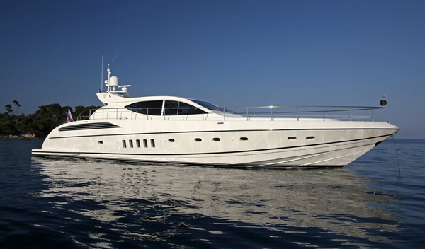 Charter et yacht de luxe avec location bateaux 06